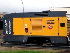 콤팩트하고 고성능 휴대용 압축기 XRVS1350 귀하의 비즈니스에 대한 완벽한 선택